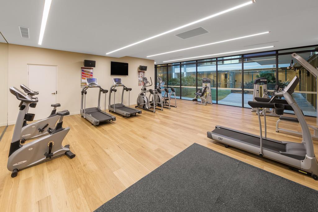 Skye Hotel Suites Parramatta Exterior photo The gym at the hotel
